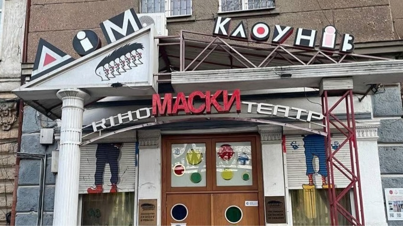 «Специально провоцируют»: Одесситы пытаются угробить русскоговорящую билетёршу театра «Маски»
