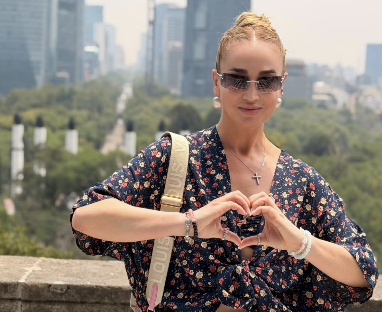 Ей выставили счёт: Участница &laquo;Битвы экстрасенсов&raquo; увидела страшную причину одиночества Бузовой