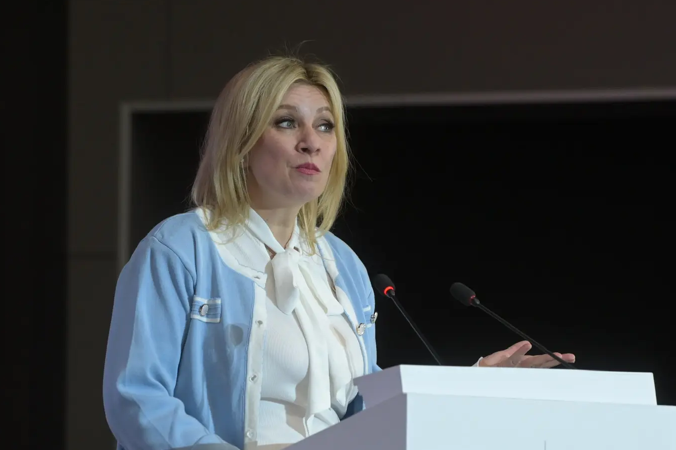 Захарова напомнила о гражданах СССР в Волыни на фоне стычки Варшавы и Киева