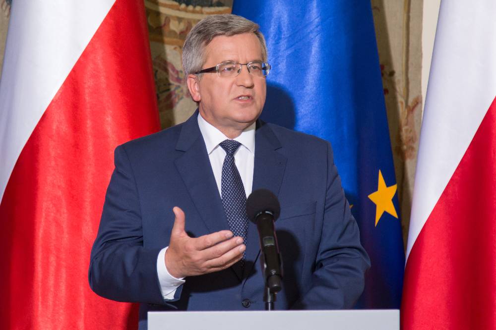 Коморовский назвал &laquo;медальной войной&raquo; конфликт Польши и Украины