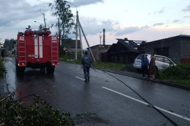 В Кушве от смерча пострадали 15 человек, повреждены 97 домов