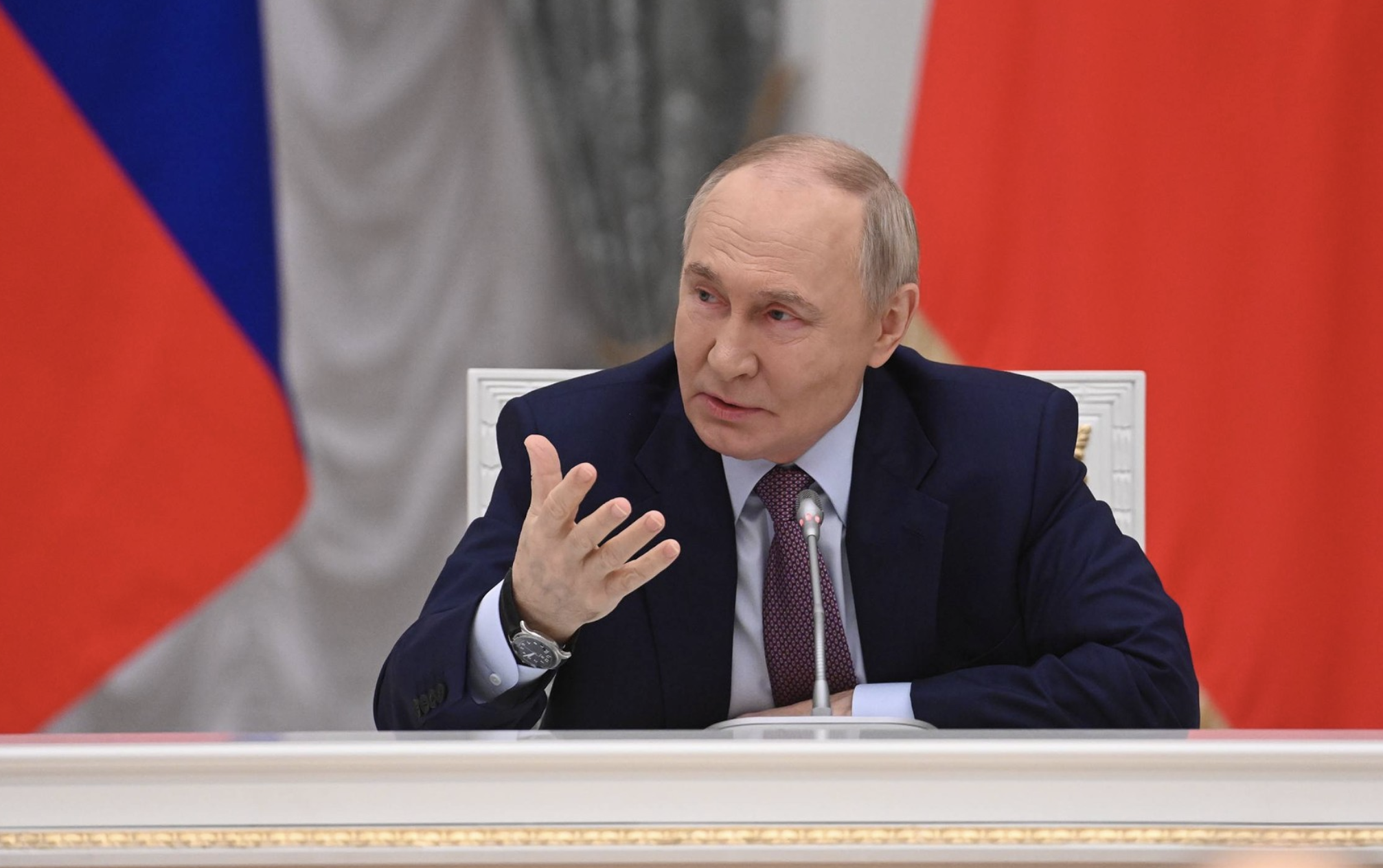 Золотой резерв силовых структур: Путин проводит встречу с выпускниками военных вузовв Кремле