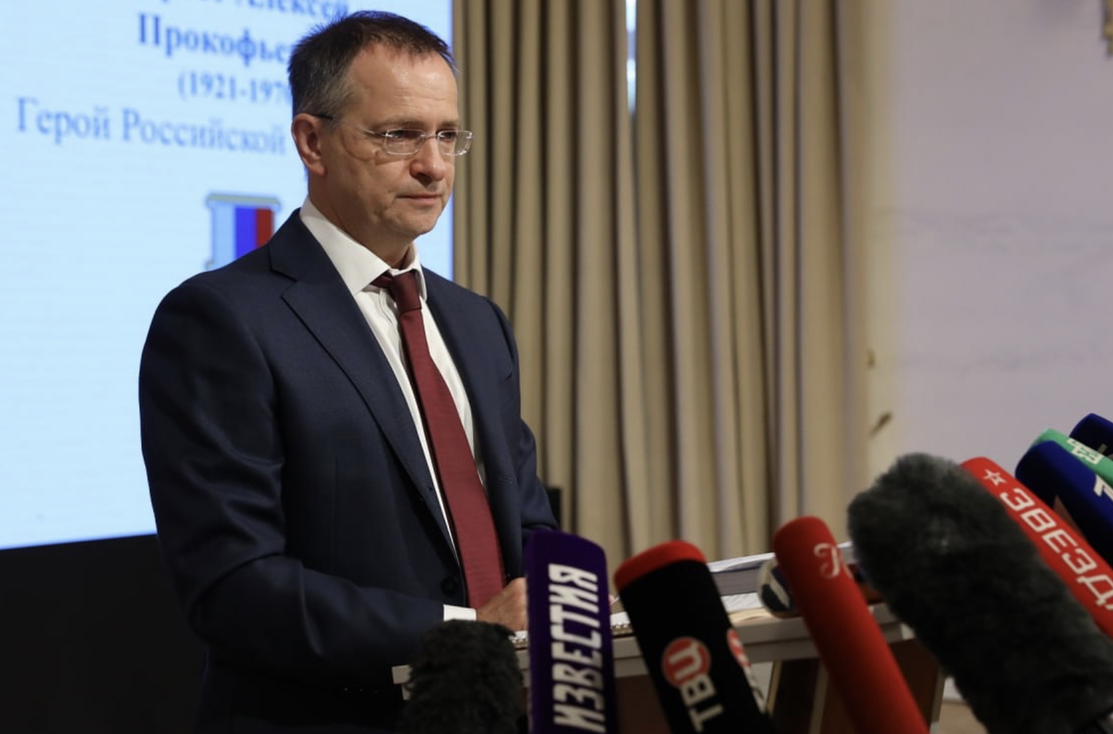 Нет денег — отберём или напечатаем: Мединский назвал большевиков «блогерами у власти»