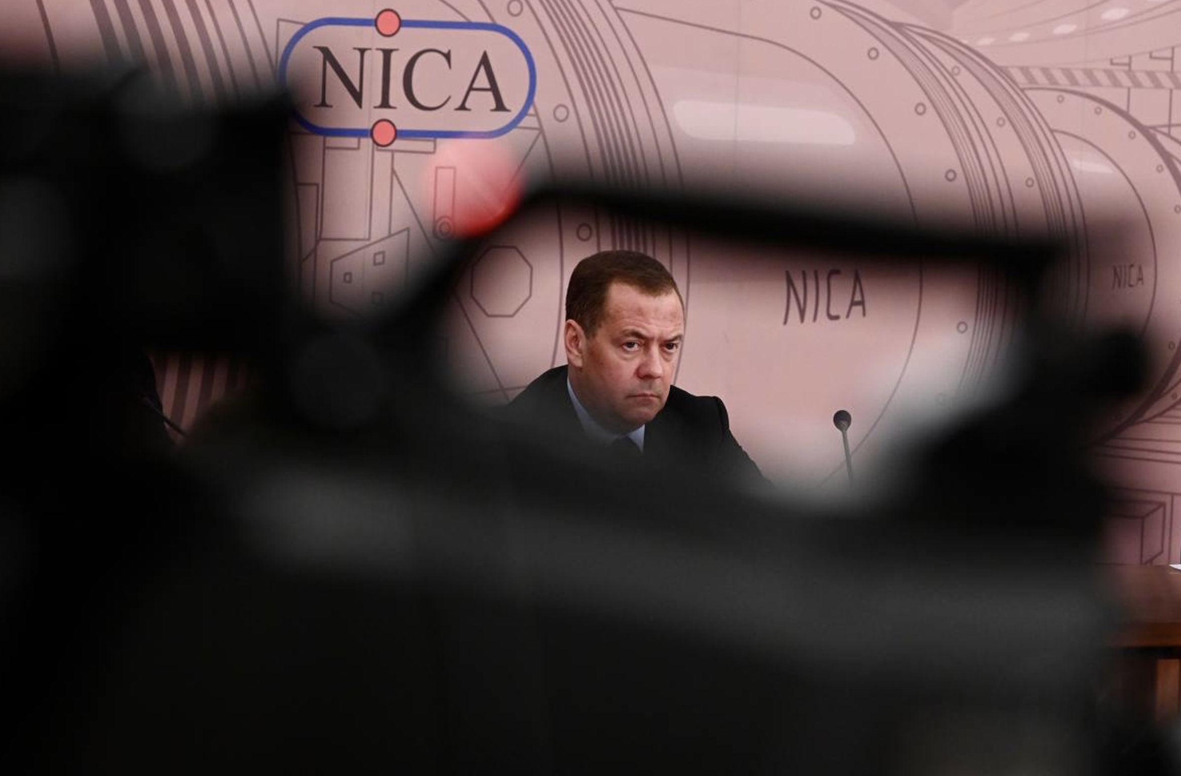 Медведев: РФ достигнет целей СВО на поле боя, раз Киев не хочет переговоров