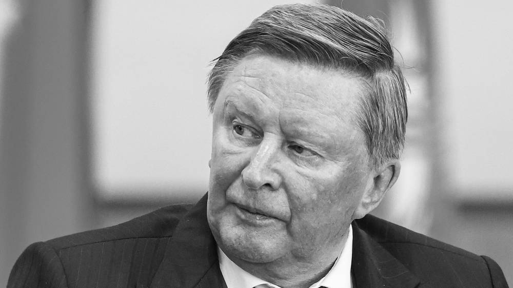 Мединский назвал Иванова лучшим выпускником советской школы офицеров