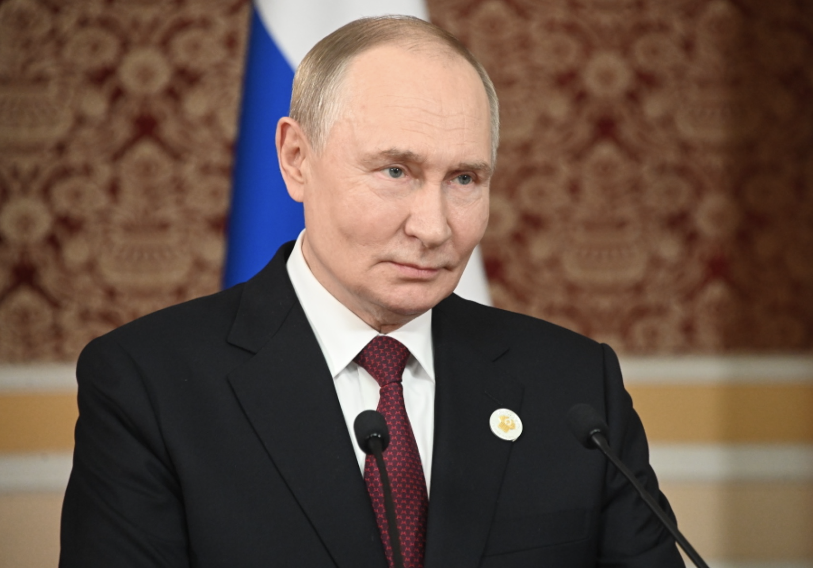 &laquo;Вступаете во взрослую жизнь&raquo;: Путин дал напутствие участникам Всероссийского выпускного бала