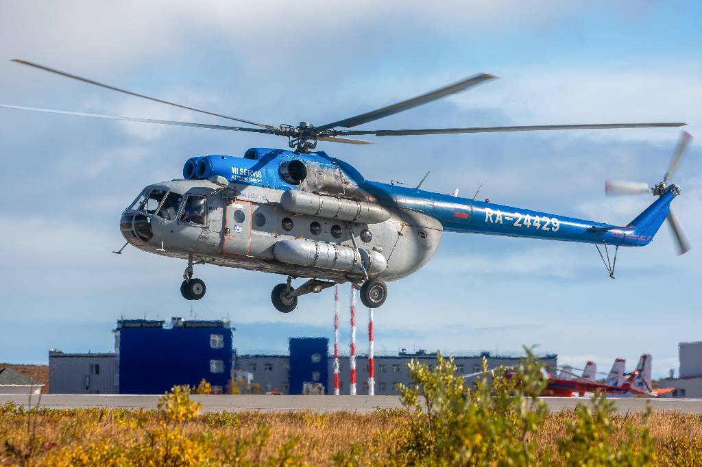 Вертолёт Ми-8Т совершил жёсткую посадку в Красноярском крае