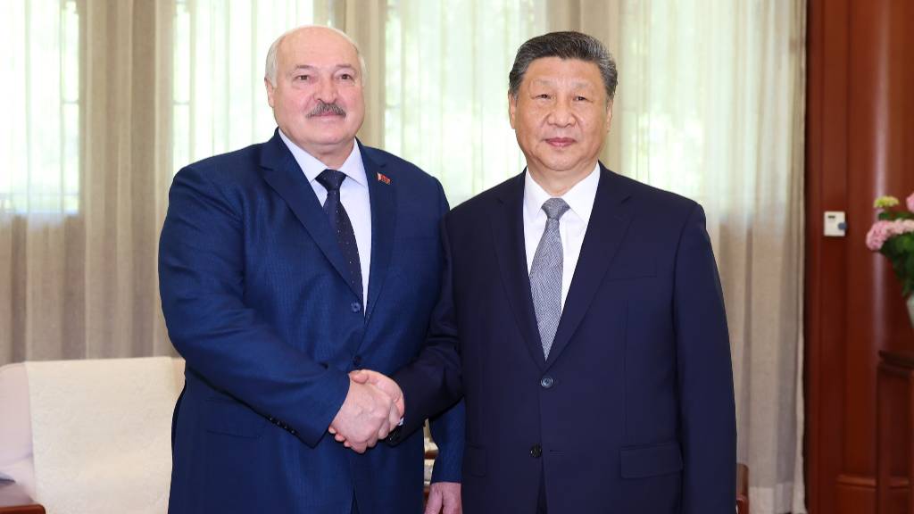 Лукашенко после переговоров с Путиным встретился с Си Цзиньпином в Пекине