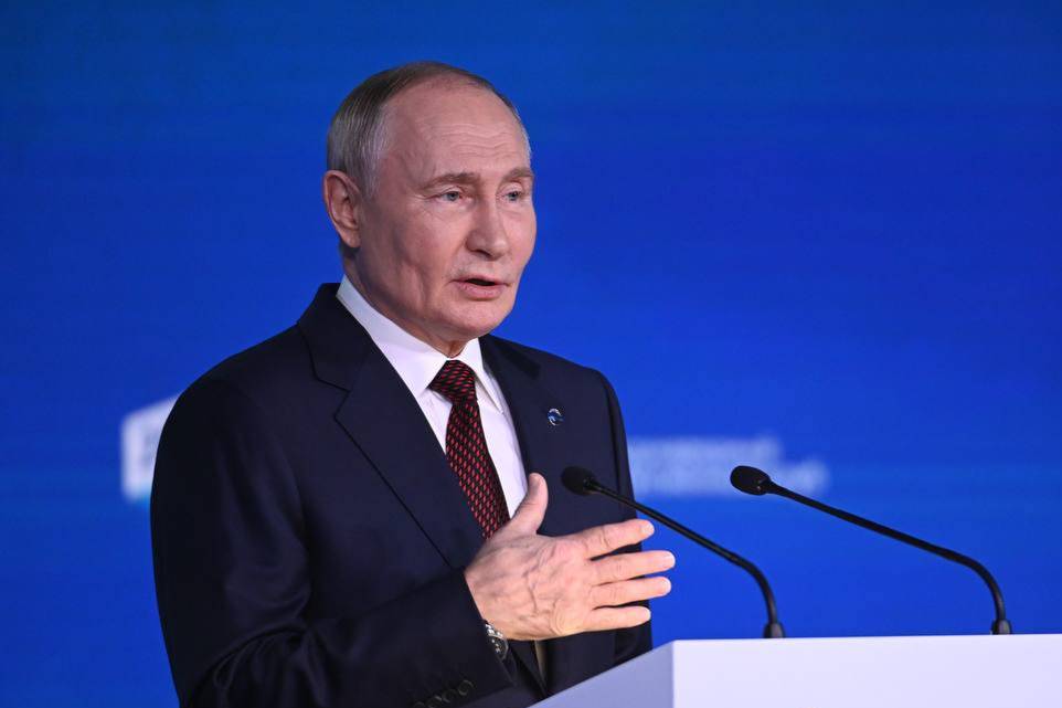Названо время начала пленарного заседания ПМЭФ с Путиным