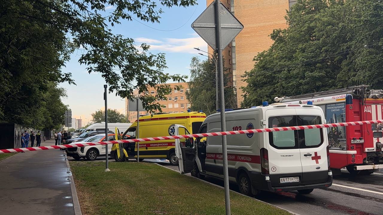 СК: Взрывоопасный предмет нашли и обезвредили под авто на юго-западе Москвы