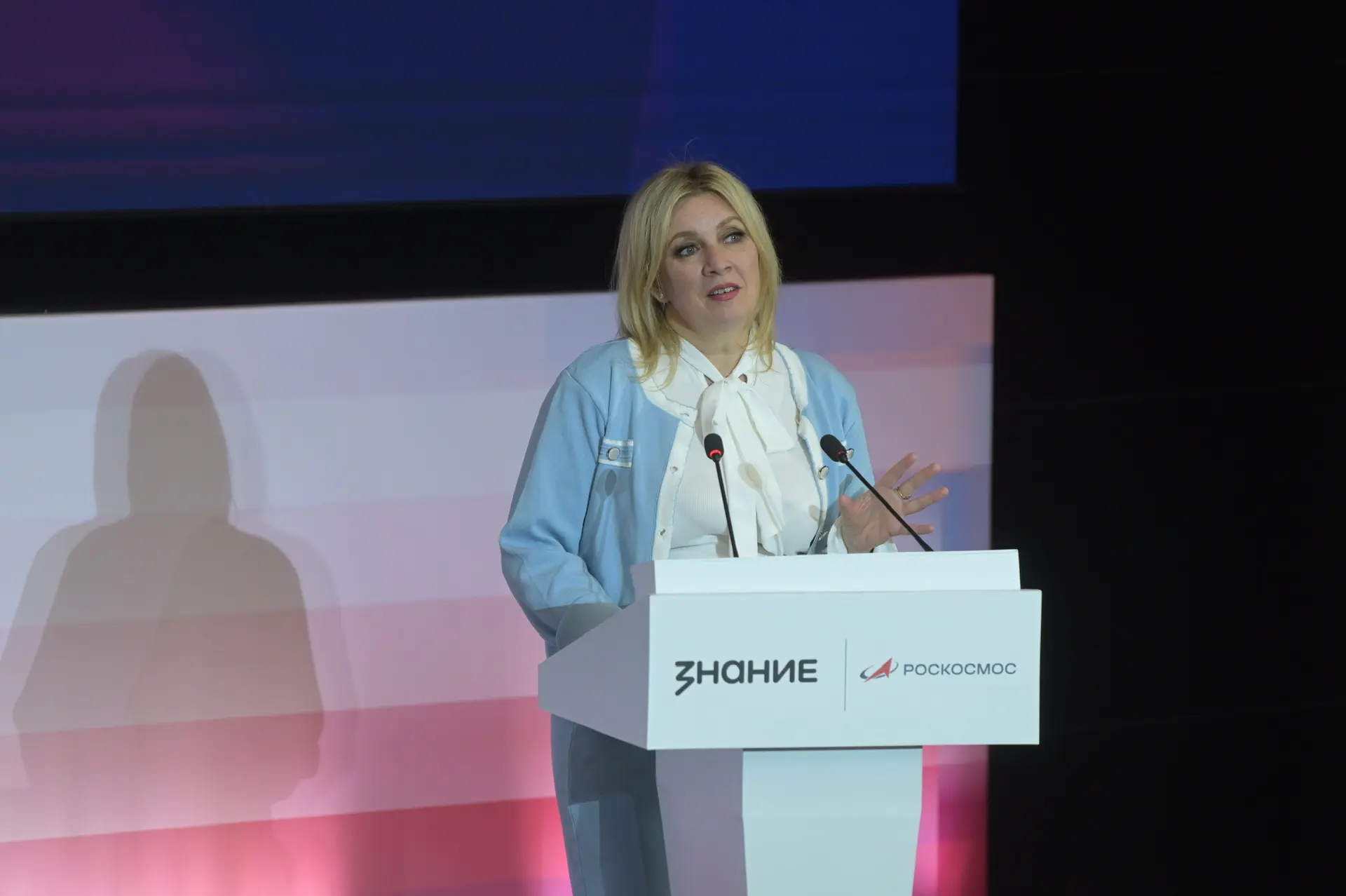 &laquo;Отменная лгунья&raquo;: Захарова обвинила главу ЕК во лжи о текущем в Европу российском газе