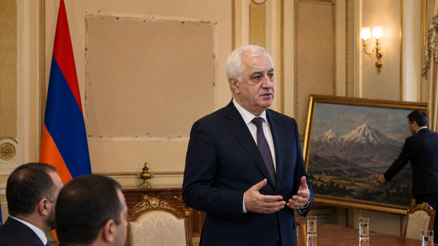Президент Армении Хачатурян убрал фото горы Арарат из своего приёмного зала