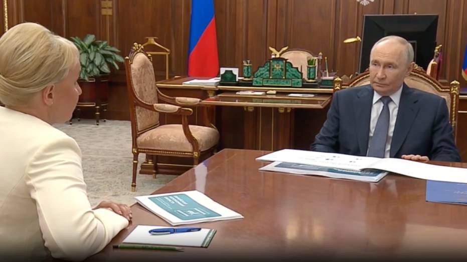 Кадры, врачи и экономика: Костюк доложила Путину о развитии Еврейской автономной области