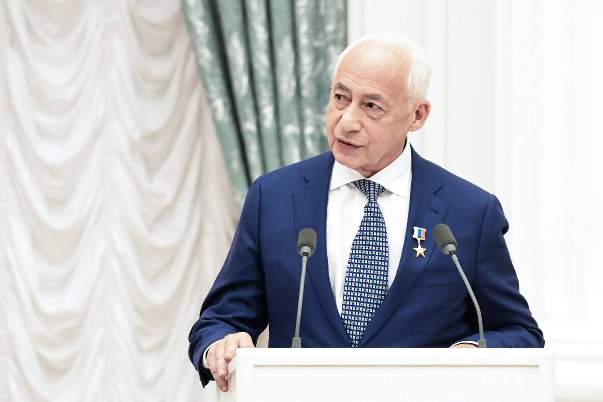Дирижёра Спивакова выписали из больницы