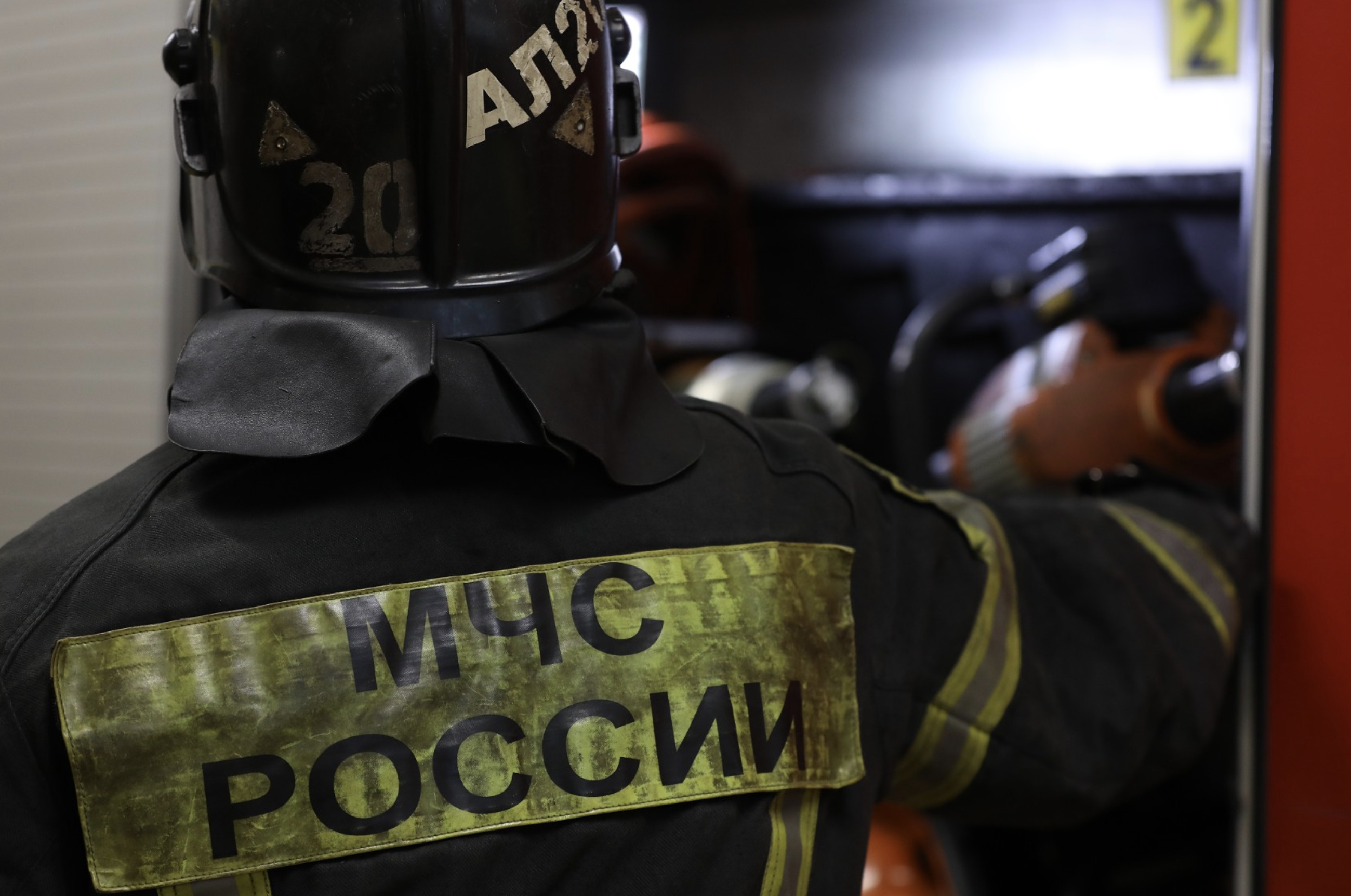 Сотрудник МЧС погиб после атаки дронов на пожарную машину в Запорожской области