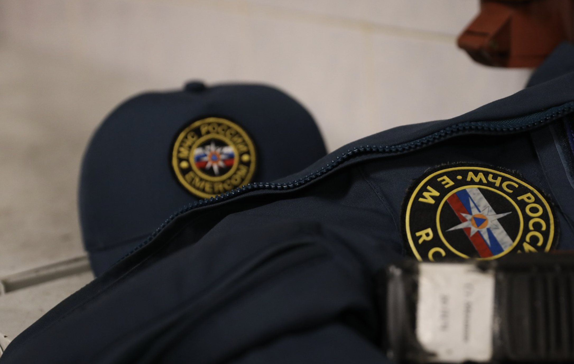Два сотрудника МЧС ранены при повторной атаке дрона в Мелитополе