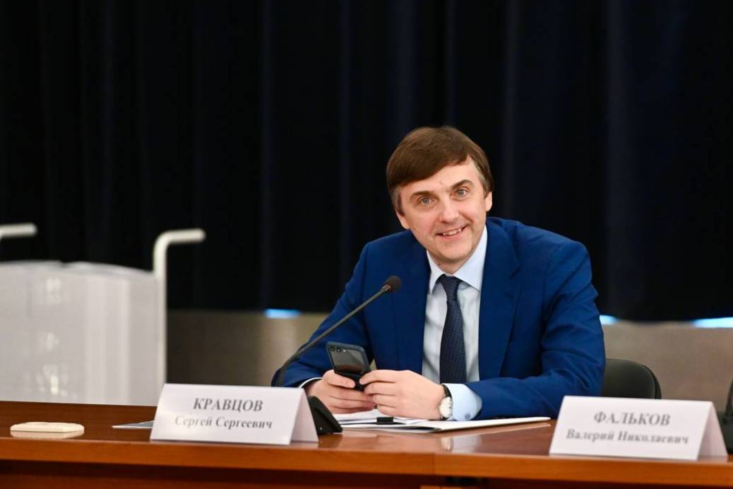 Кравцов: Доля открытых вакансий по должности «учитель» сократилась до 1,1%