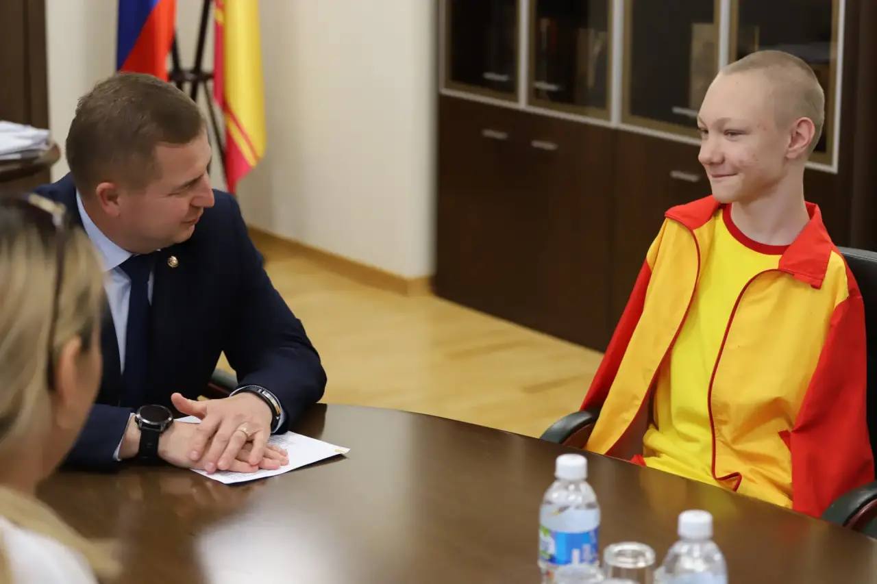 Юный пловец из Чувашии получил экипировку в подарок от Путина