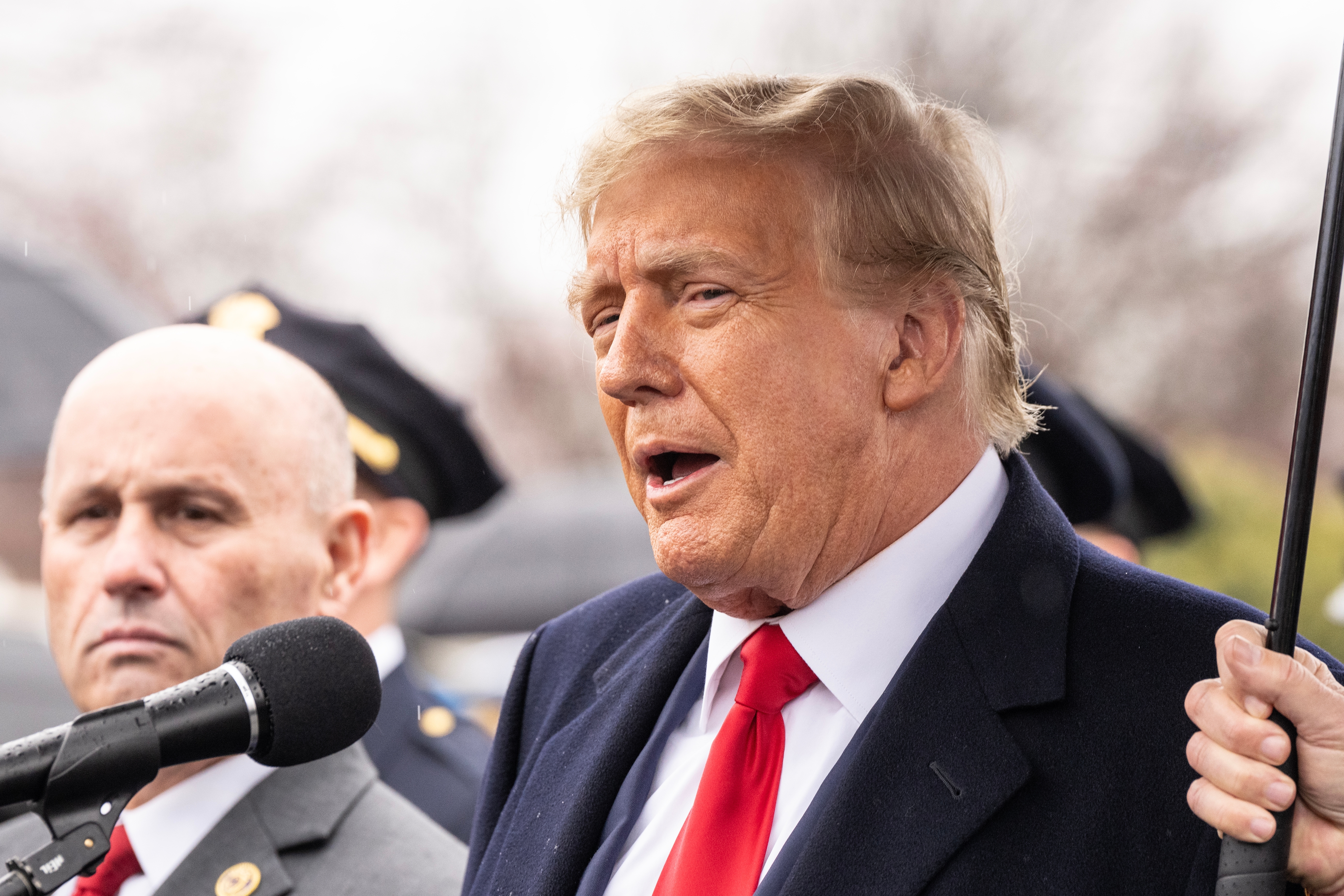 Нобелевская премия подождёт: Клинтон заявила, что Трамп одержим дружбой с Путиным