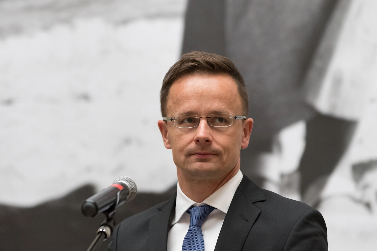 Парламент Венгрии начал расследование против Сийярто из-за его работы на BYD