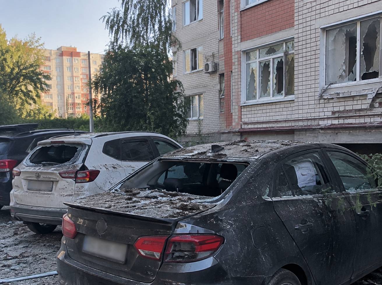 Во Владимире после атаки БПЛА повреждены дом и автомобили