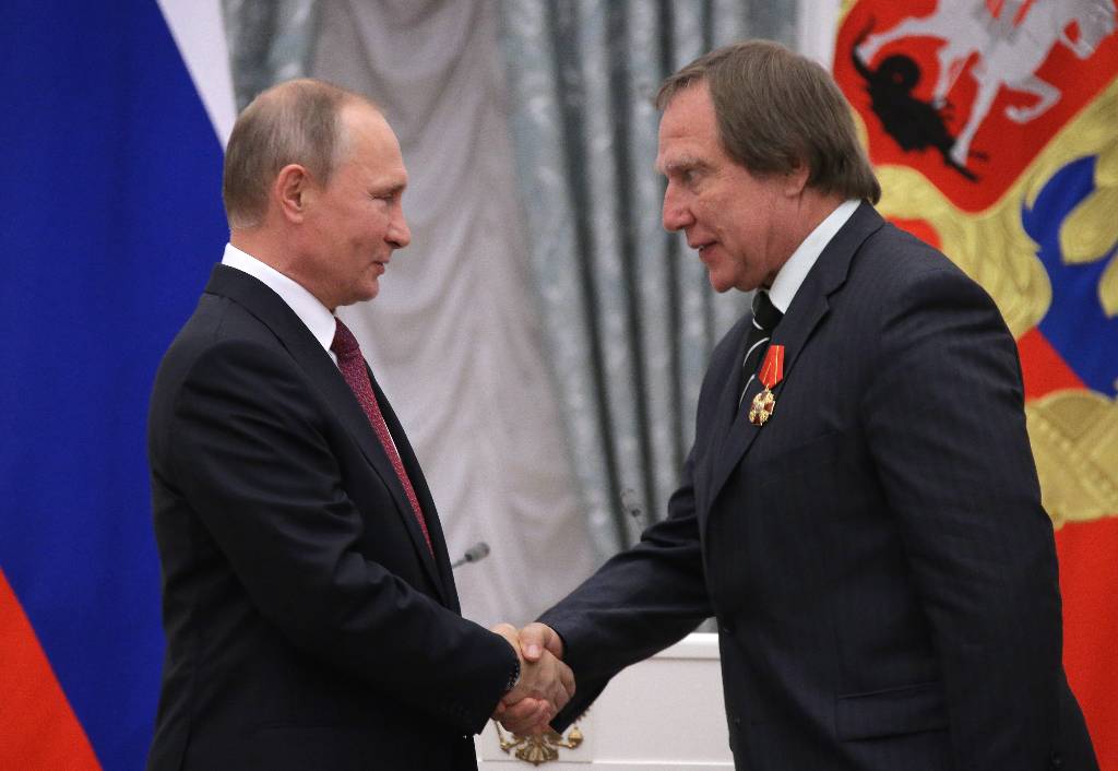 Путин наградил виолончелиста Ролдугина орденом &laquo;За заслуги перед Отечеством&raquo;