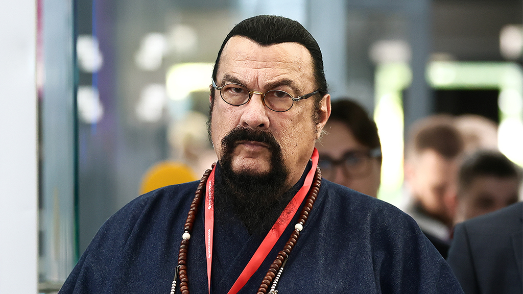 «У меня здесь корни»: Стивен Сигал рассказал о родственниках во Владивостоке