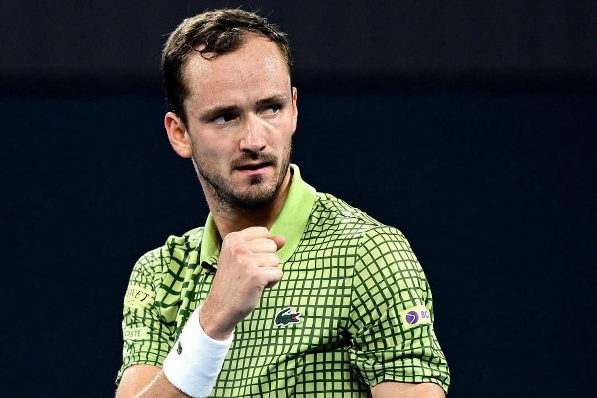 Медведев обыграл француза Риндеркнеша и вышел в четвёртый круг US Open