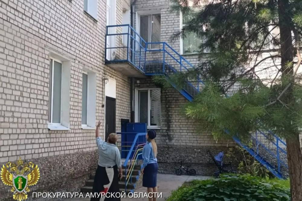 В Благовещенске сотрудницу детсада будут судить за падение ребёнка из окна