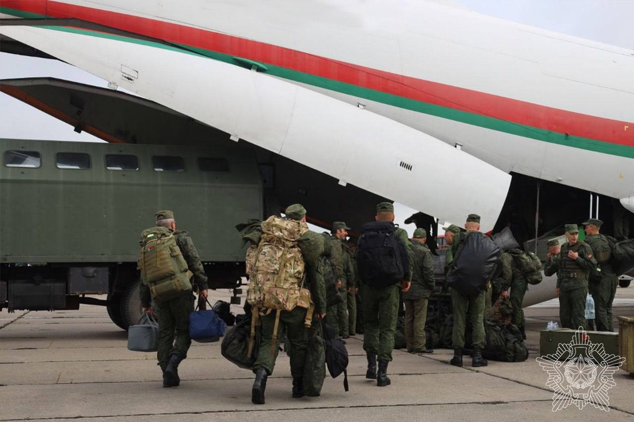 Белорусские военные прибыли на российский полигон Ашулук для учений ПВО