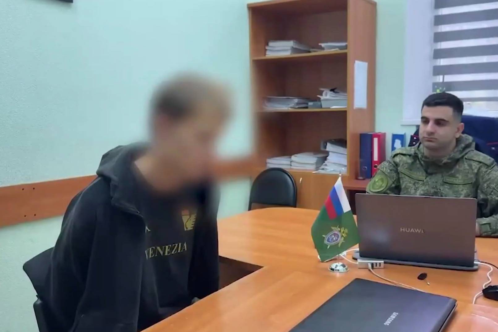 Под Волгоградом задержали подростка после поджога авто по указанию кураторов