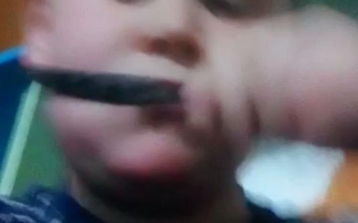Фото © Скриншот из видео с "деструктивным поведением", но в кадре не Максим, а его одноклассник