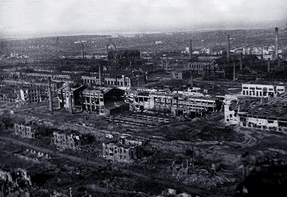 Сталинград. Вид на заводской район с воздуха, 1943 год. Фото © ТАСС / imago stock&people