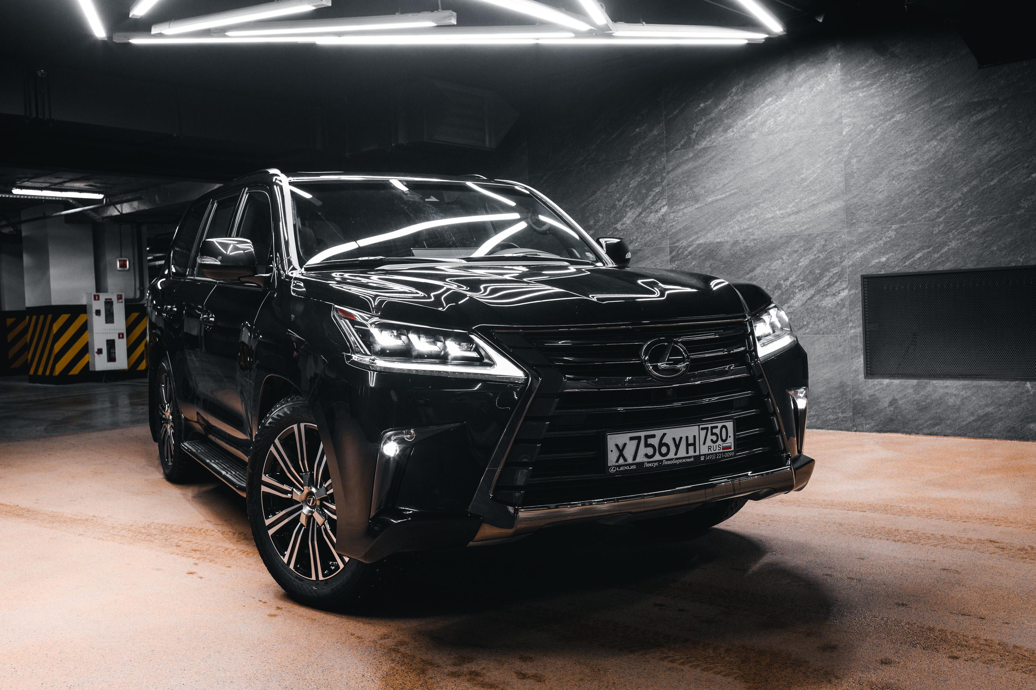 Lexus LX 570 2021: флагманский внедорожник компании