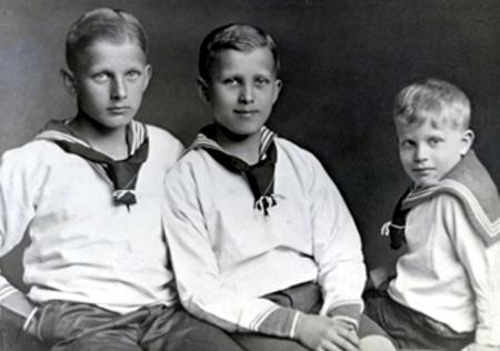 Вернер фон Браун (в центре). Фото © ИАЦ