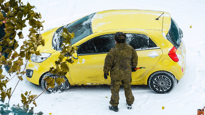 Печень пострадает, а машина нет: Как правильно парковать авто на Новый год