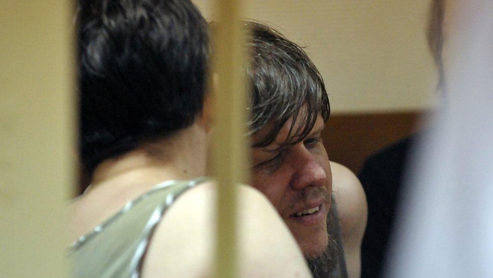 Попов и Фролушкина секретничают в зале суда. Фото © Агентство "Москва"