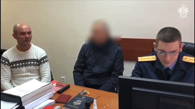 СК опубликовал кадры допроса отца, оставившего детей в Шереметьево