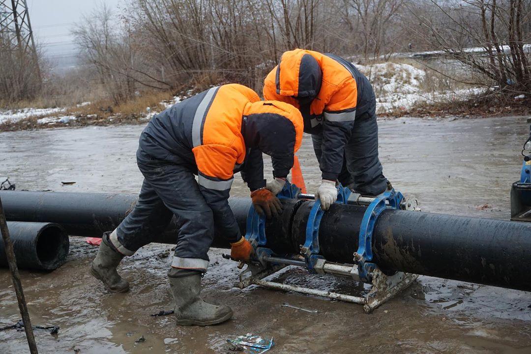 Почти 13 тысяч жителей Саратова остались без холодной воды из-за аварии
