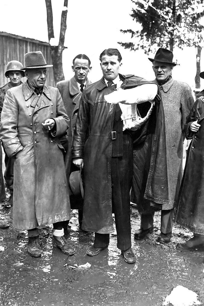Вернер фон Браун после сдачи в плен американцам, май 1945 года. Фото © Wikipedia