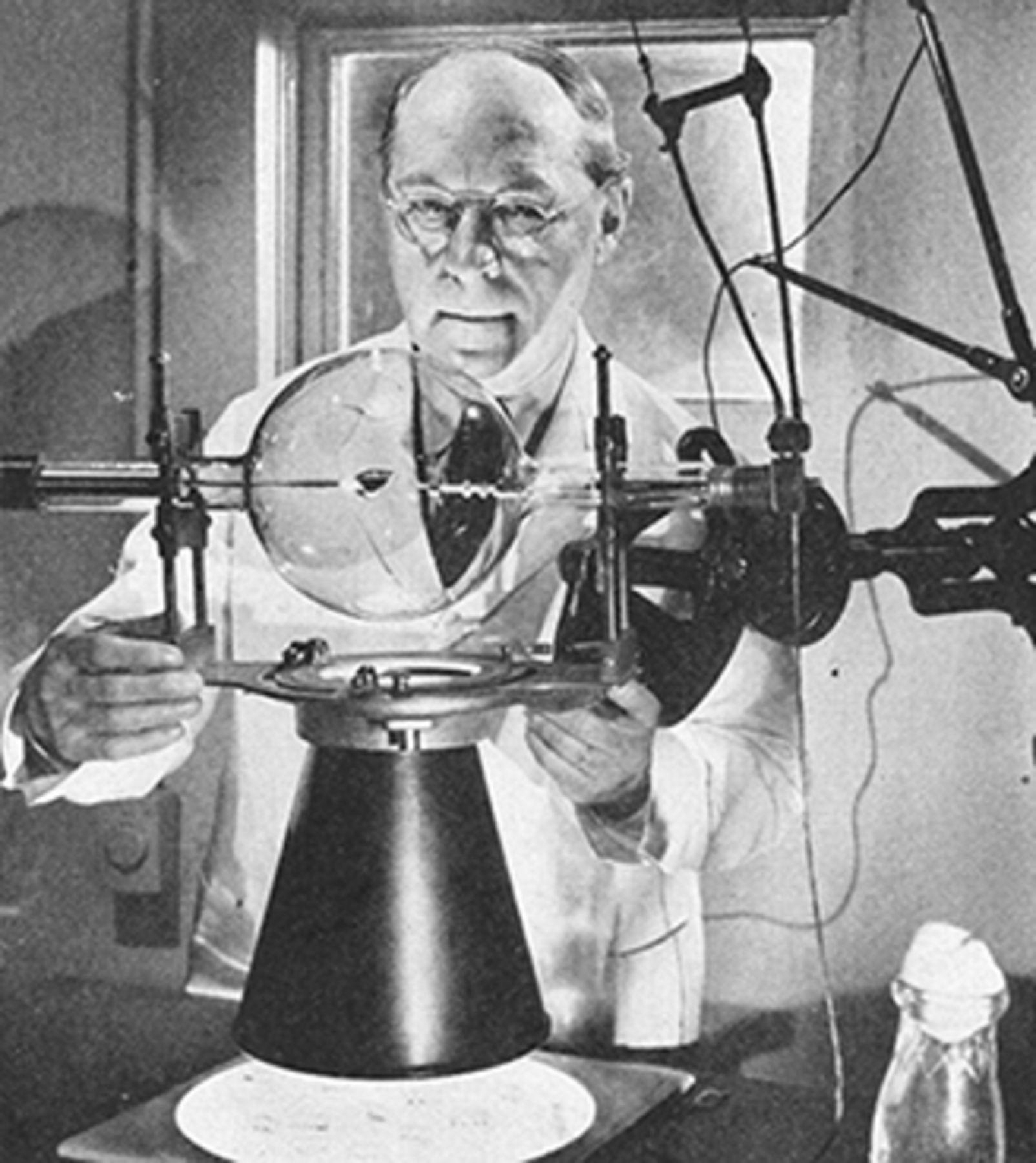 По горькой иронии судьбы генетик Меллер в 1946 году стал лауреатом Нобелевской премии "За открытие появления мутаций под влиянием рентгеновского облучения". Фото © GSA
