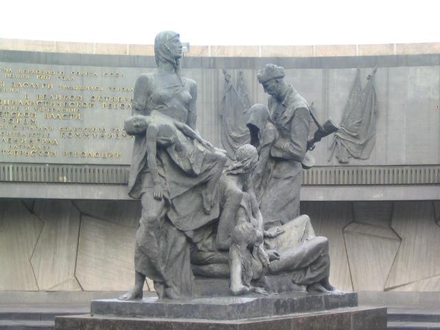 Монумент героическим защитникам Ленинграда на площади Победы. Фото © Wikipedia