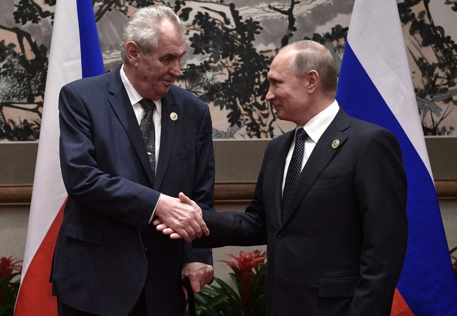 Президент России Владимир Путин и президент Чехии Милош Земан (слева). Фото © Kremlin
