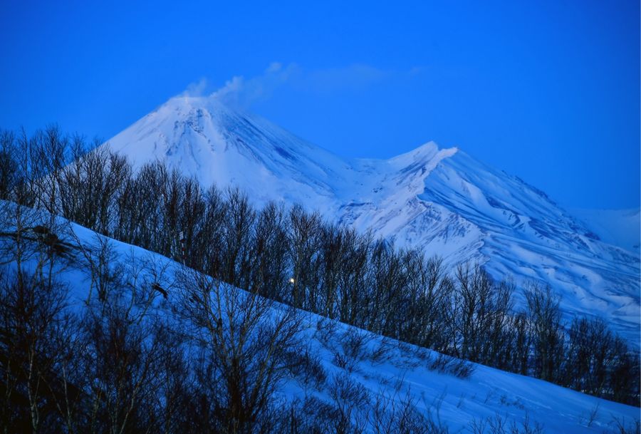 Камчатский край. Вид на действующий вулкан Авачинский. Фото © ТАСС / Юрий Смитюк