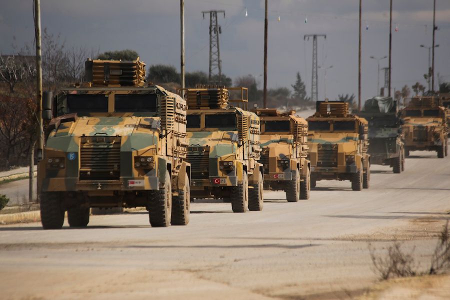 Турецкий военный конвой в провинции Идлиб. Фото © AP / TАСС
