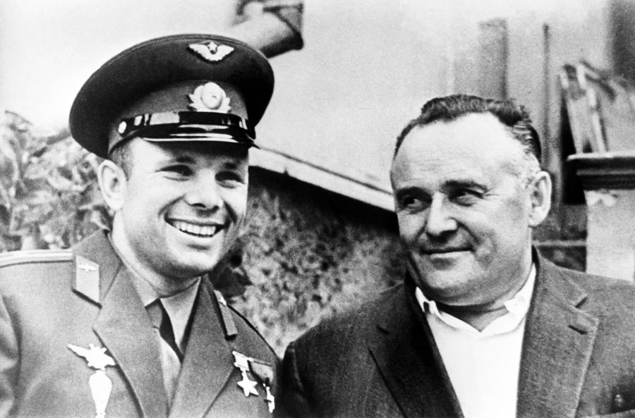 Юрий Гагарин и Сергей Королёв. Фото © ИТАР-ТАСС