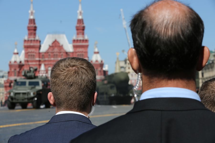 Сотрудники ФСБ на Красной площади. Фото © ТАСС / Евгений Разумный 