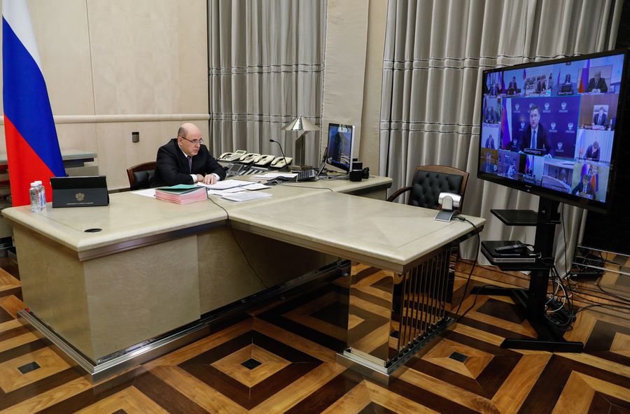 Премьер-министр Михаил Мишустин на заседании Правительства РФ в режиме видеосвязи. Фото © ТАСС / Дмитрий Астахов