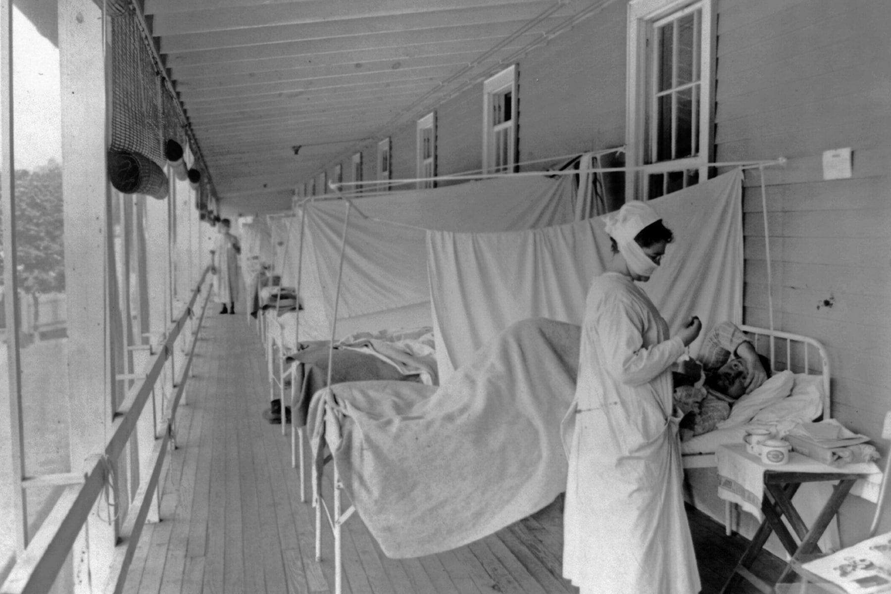 Отделение по борьбе с гриппом в больнице им. Уолтера Рида, Вашингтон, 1 ноября 1918 г. Фото © Library of Congress