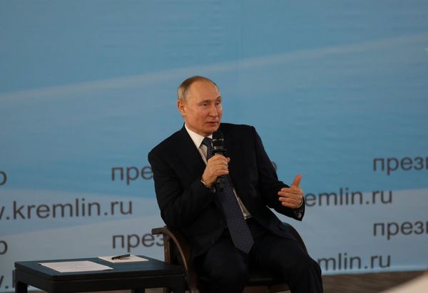 Путин тепло поздравил крымчан с годовщиной воссоединения полуострова с Россией